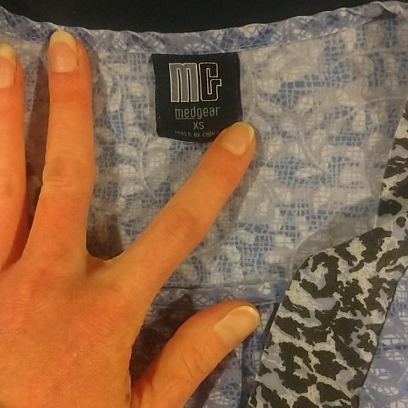 Scrub Top - Picture 3 of 3